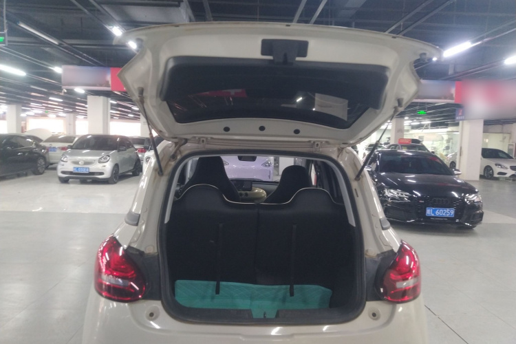 五菱汽车 五菱缤果 2023款 203km 轻享款局部细节23