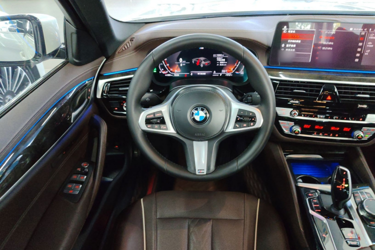 宝马5系 2021款 改款 525Li M运动套装中控内饰13