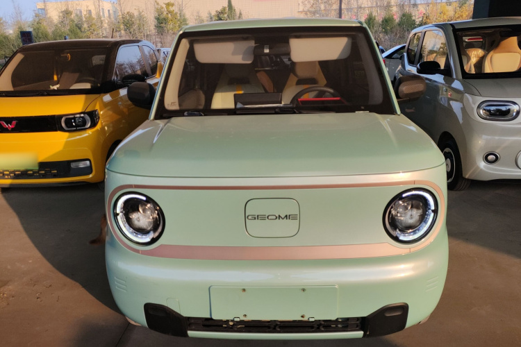 吉利银河 2023款 熊猫mini 200km 耐力熊车身外观2