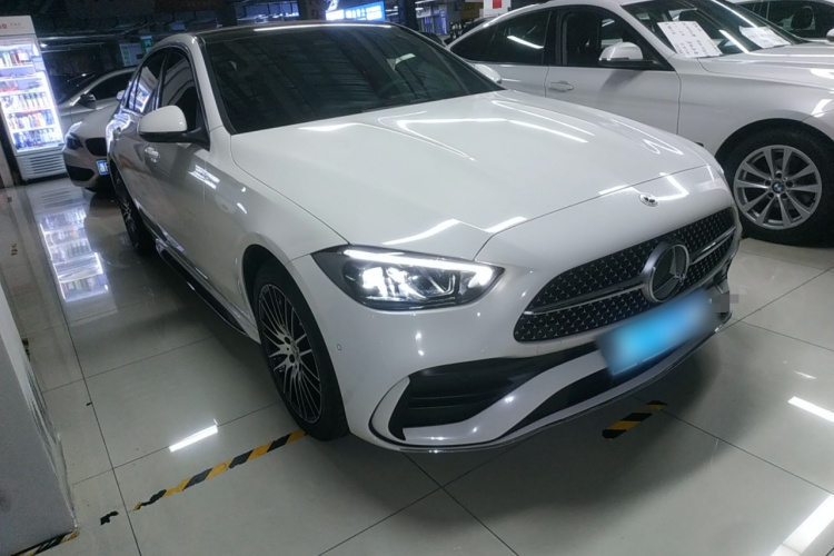 奔驰C级 2023款 改款二 C 260 L 运动版车身外观3