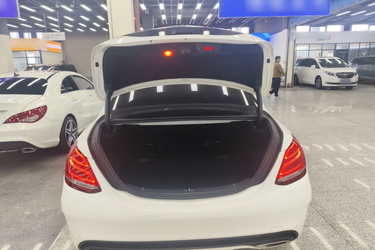 奔驰C级 2017款 C 180 L 运动版机舱底盘23