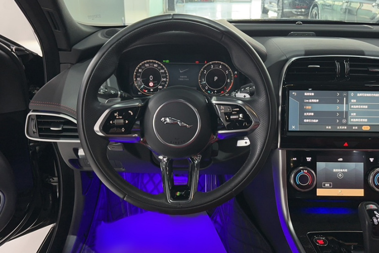 捷豹XEL 2024款 2.0T 250PS R-DYNAMIC S耀黑运动版局部细节13