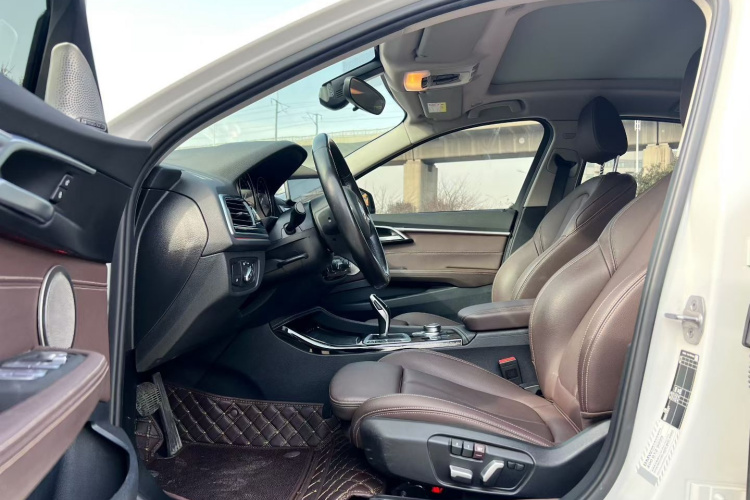 宝马1系 2022款 120i M运动曜夜版局部细节19