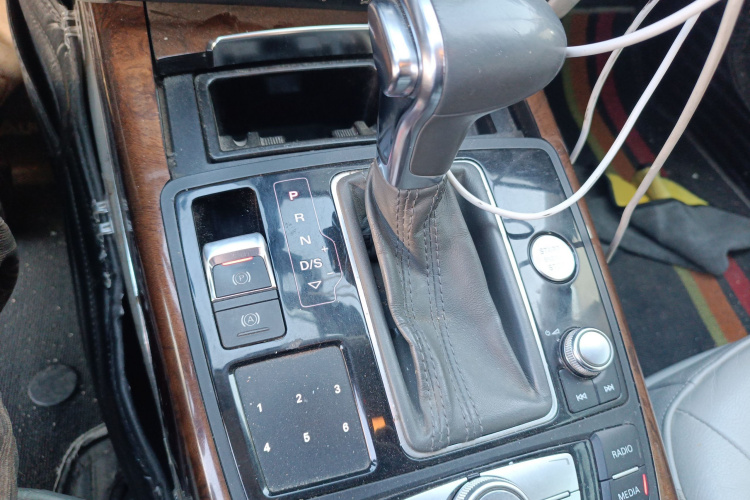 奥迪A6L 2012款 30 FSI 舒适型局部细节18