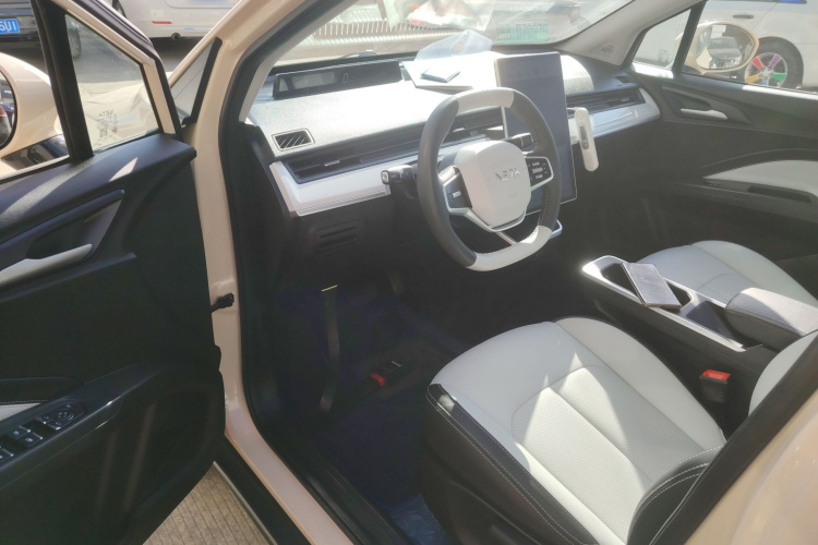 哪吒汽车 哪吒AYA 2023款 318 Lite中控内饰20