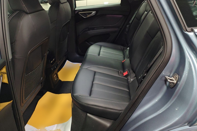 奥迪Q4 e-tron 2024款 40 e-tron 创行版中控内饰7004