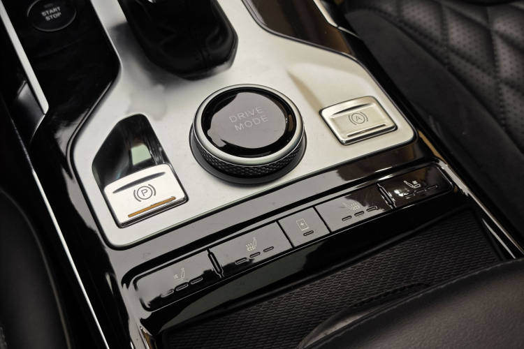 红旗HS5 2019款 2.0T 智联旗享四驱版中控内饰7005