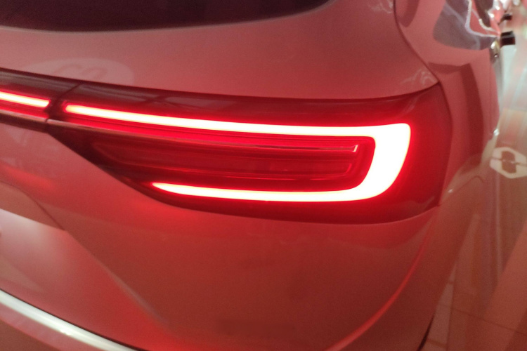 鸿蒙智行 问界M7 2024款 1.5T 智驾四驱Ultra版 5座车身外观6006