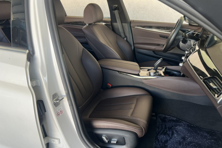 宝马5系 2020款 525Li M运动套装局部细节41