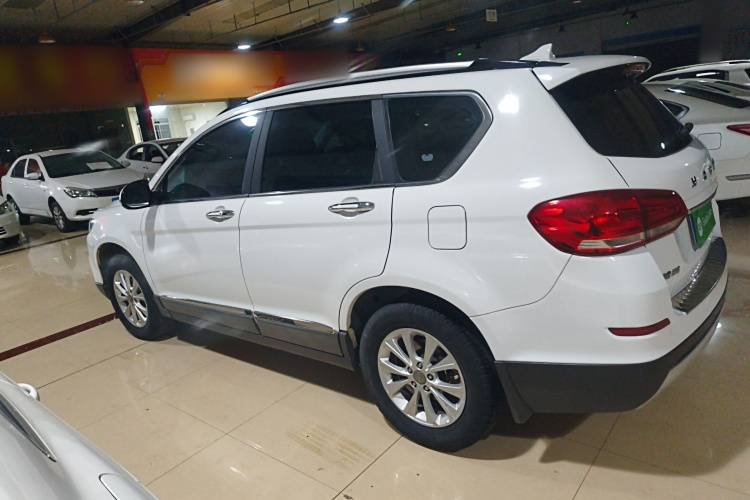 哈弗H6 2018款 蓝标 运动版 1.5T 手动两驱精英型车身外观4