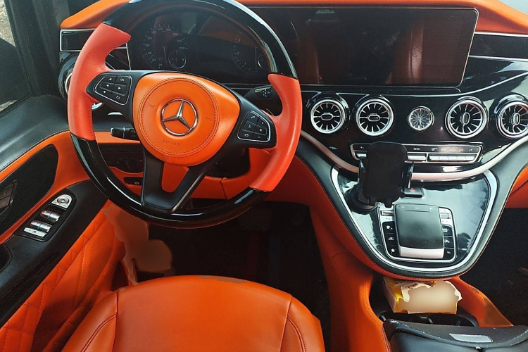 奔驰 威霆 2021款 2.0T 精英版 7座局部细节13