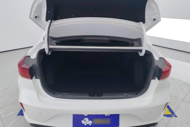 长安 逸动 2023款 畅享版 PLUS 蓝鲸NE 1.4T GDI DCT尊贵版机舱底盘23