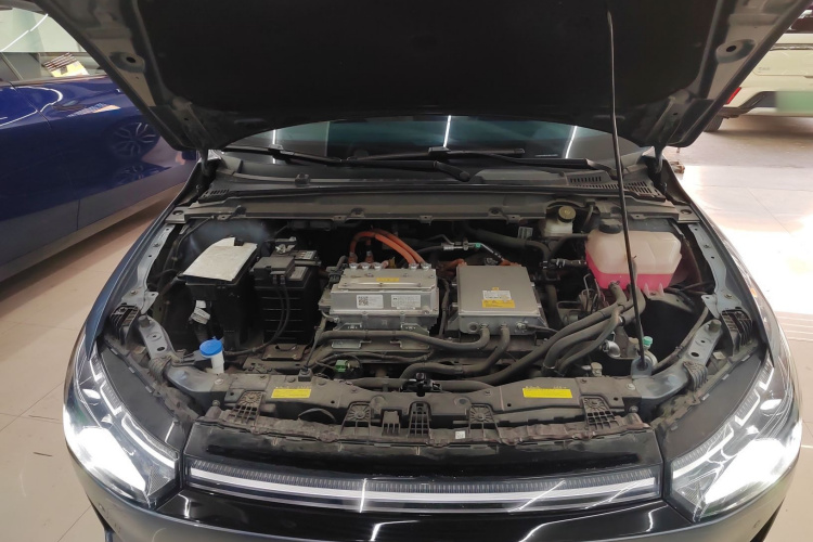 小鹏P5 2022款 550E机舱底盘24