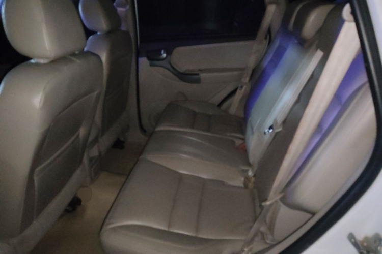 奇瑞 瑞虎3 2014款 1.6L 手动智尚版中控内饰7004