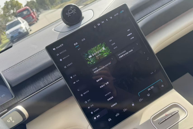 蔚来ES6 2023款 75kWh中控内饰7006