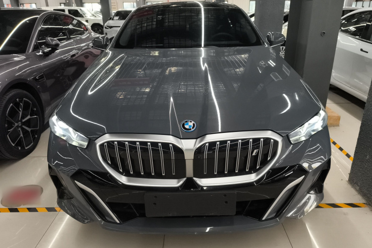 宝马i5 2024款 eDrive 35L 尊享型 M运动套装车身外观6001