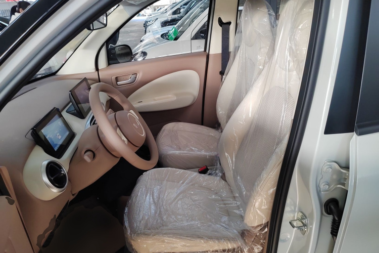 五菱汽车 宏光MINIEV 2025款 四门版 臻享+款中控内饰19