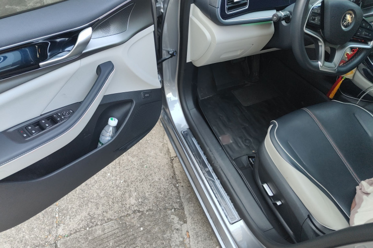 比亚迪 秦PLUS 2021款 EV 500KM 尊贵型中控内饰20