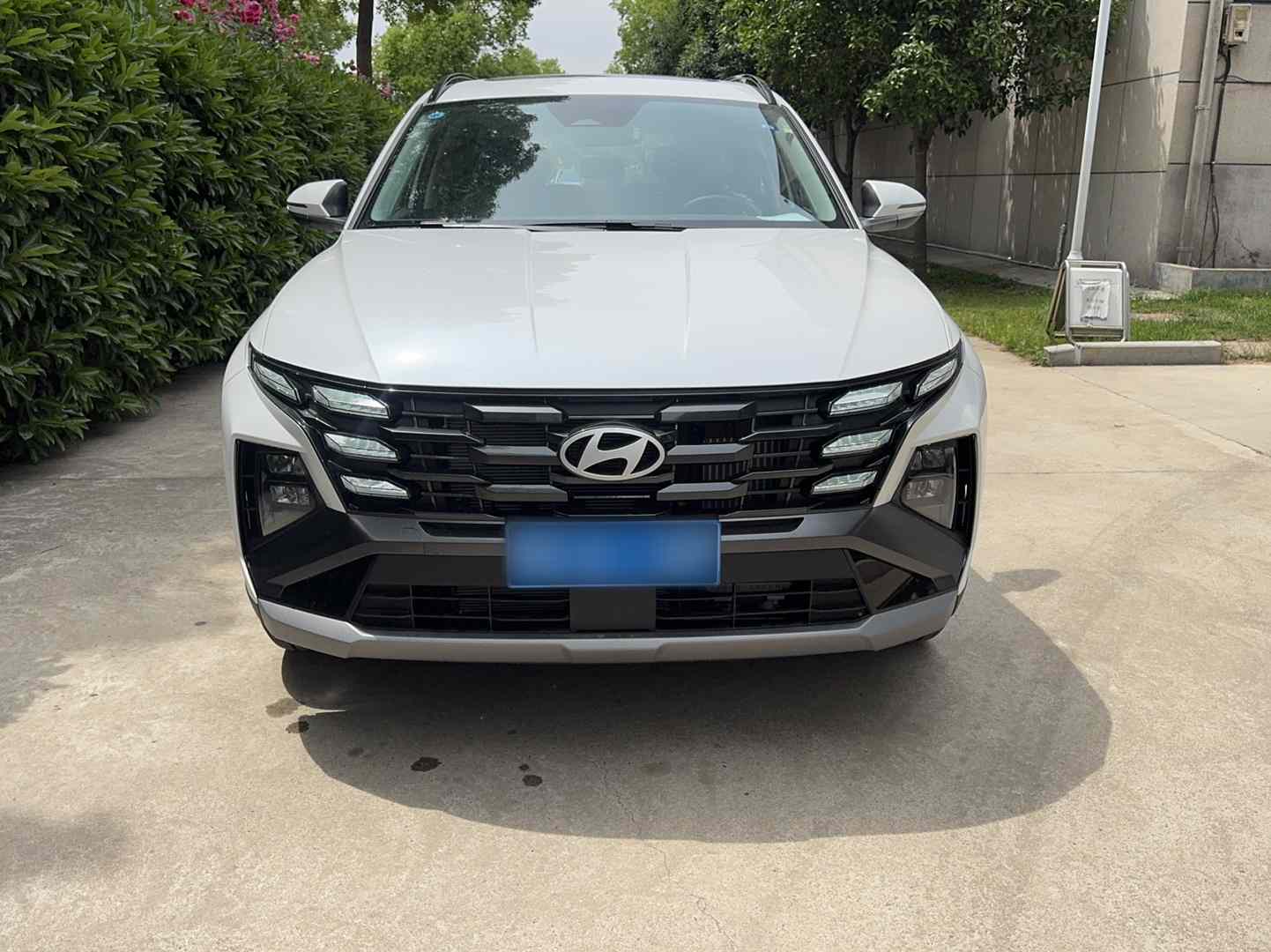 现代 2025款 途胜L 1.5T 精英版(2)