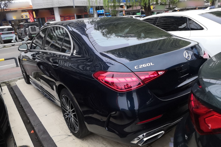 奔驰C级 2022款 改款 C 260 L 运动版车身外观4