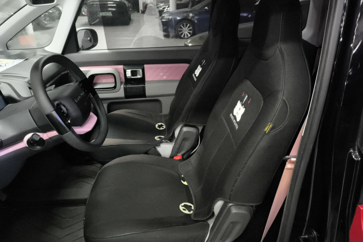 宝骏E300 2020款 Plus 星际智行版局部细节19