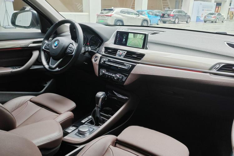 宝马X1 2018款 xDrive20Li 豪华型中控内饰7010