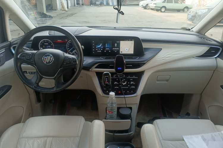 别克GL8 2020款 Avenir艾维亚 六座贤礼版中控内饰12