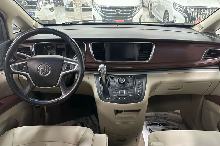 别克GL8 2017款 25S 豪华型 国V中控内饰7001