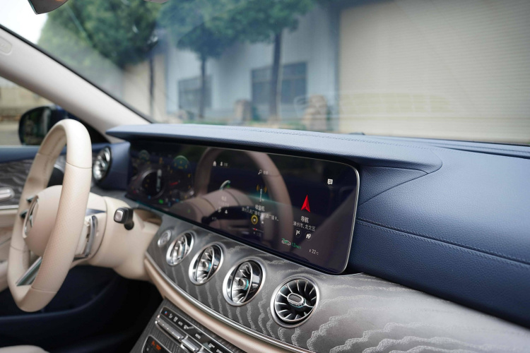 奔驰E级(进口) 2021款 E 260 轿跑车中控内饰7015