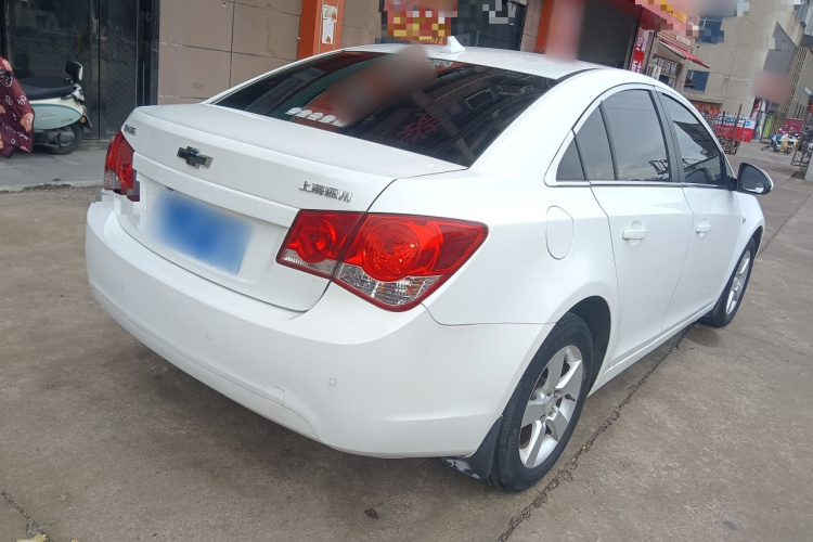 雪佛兰 科鲁兹 2013款 1.8L SE AT车身外观7