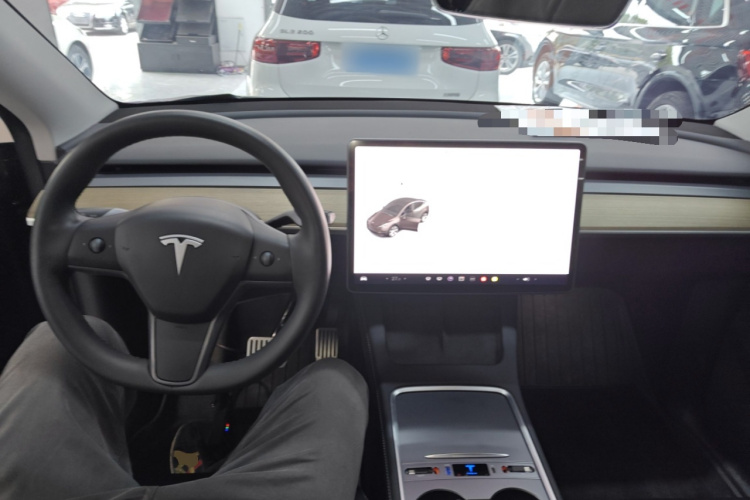 特斯拉 Model Y 2022款 改款 后轮驱动版中控内饰12