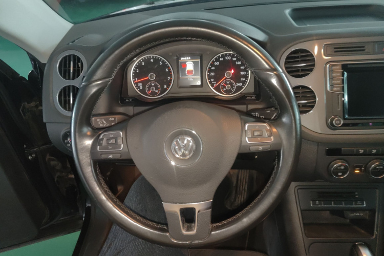 大众 Tiguan 2016款 2.0TSI 四驱标准型中控内饰13