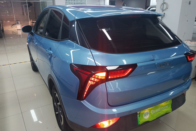 哪吒汽车 哪吒V 2021款 长续航娱乐版车身外观4