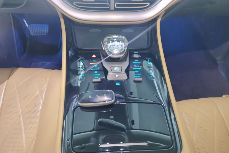 腾势D9 2022款 EV 600 四驱旗舰型局部细节18