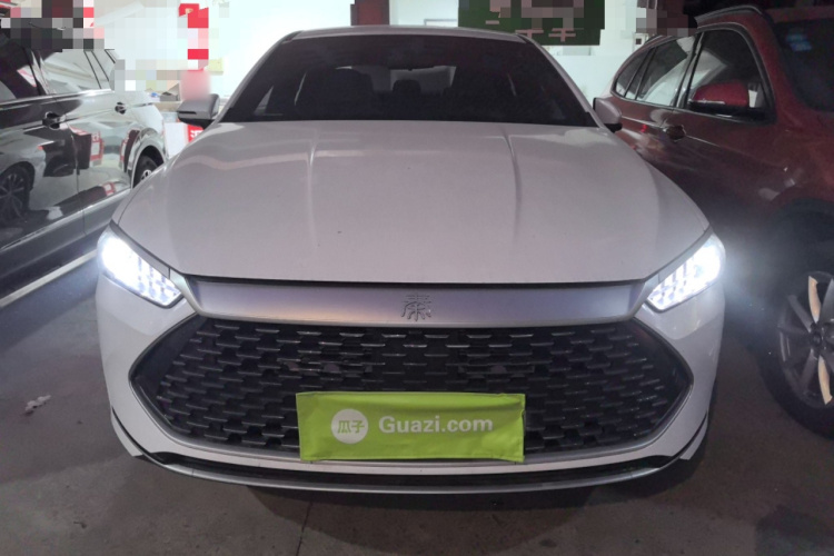 比亚迪 秦PLUS 2023款 冠军版 DM-i 55KM领先型车身外观2