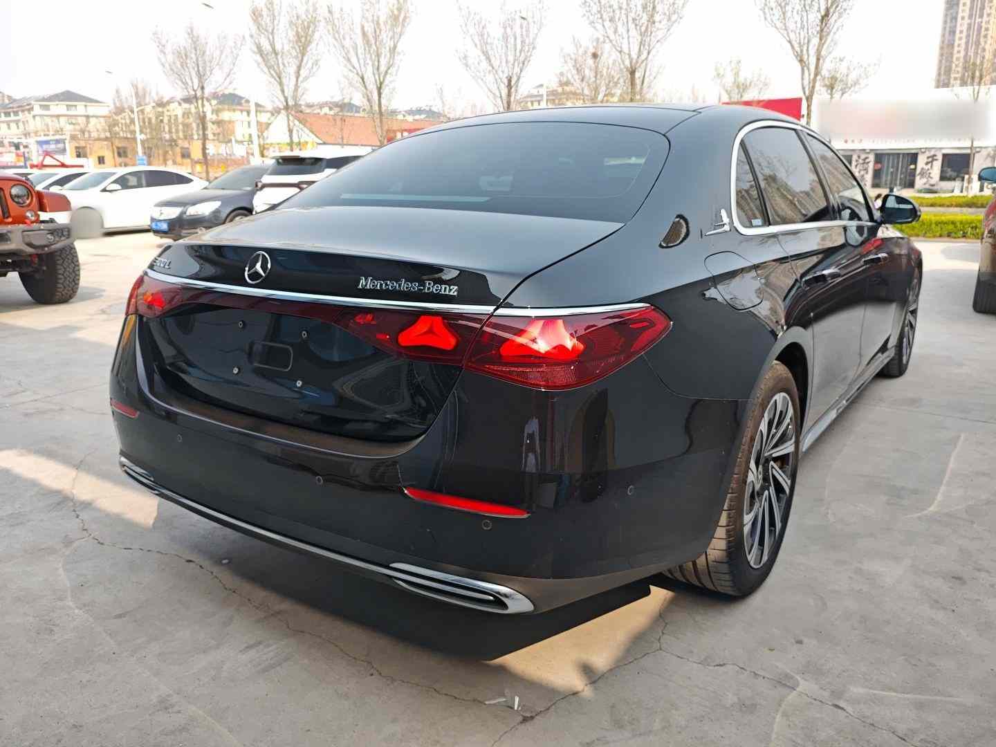 奔驰E级 2025款 E 300 L 豪华型(3)