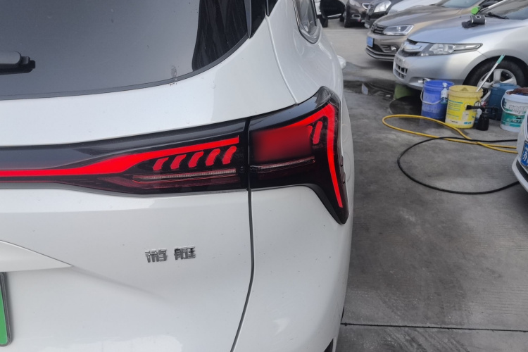 东风风行 风行游艇 2022款 1.5T DCT逐浪版车身外观9