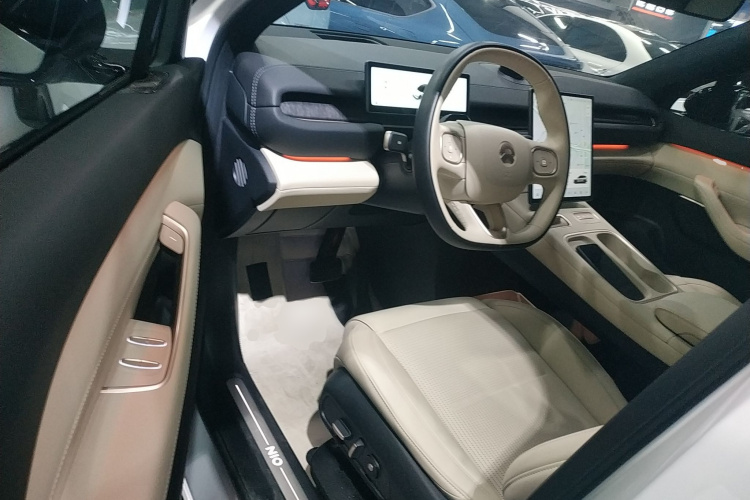 蔚来ES6 2024款 75kWh中控内饰7003