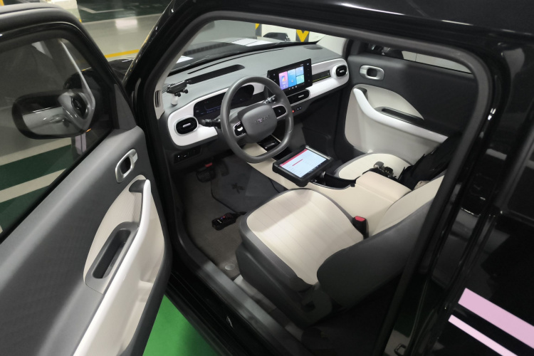 吉利银河 2025款 210km 熊猫卡丁中控内饰20