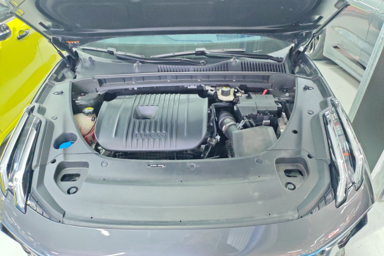 领克03 2023款 2.0TD DCT劲Halo机舱底盘24