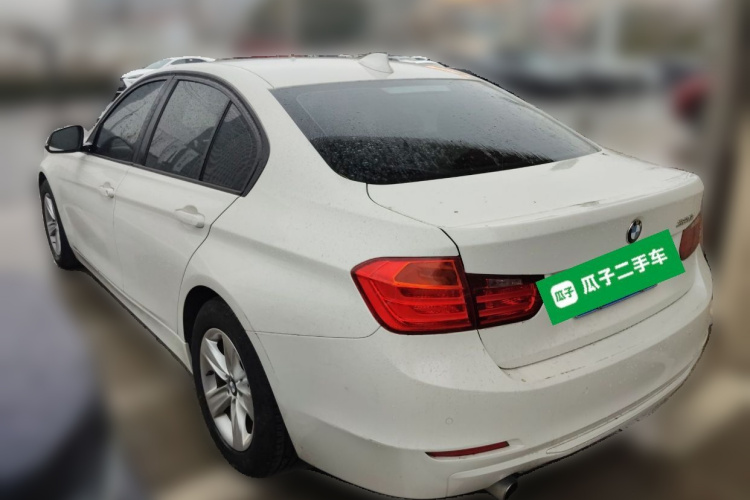 宝马3系 2014款 320i 时尚型车身外观5