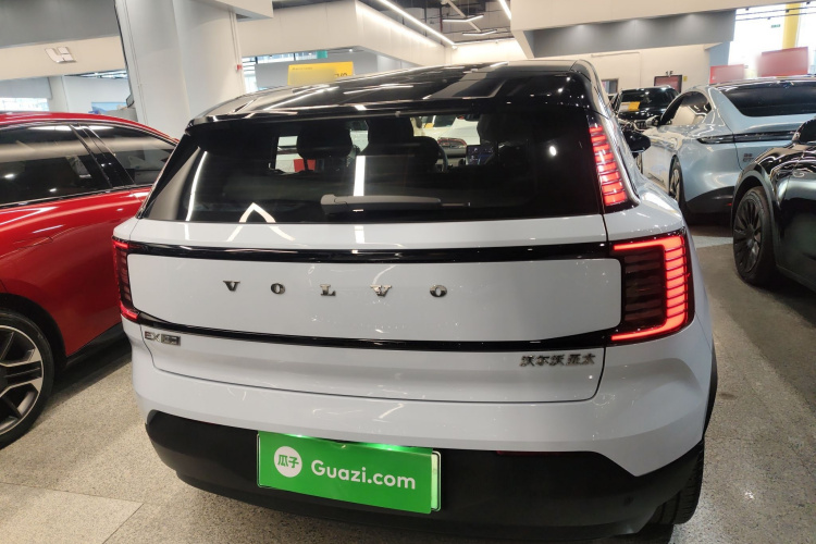 沃尔沃EX30 2025款 后驱长续航版 Plus车身外观6