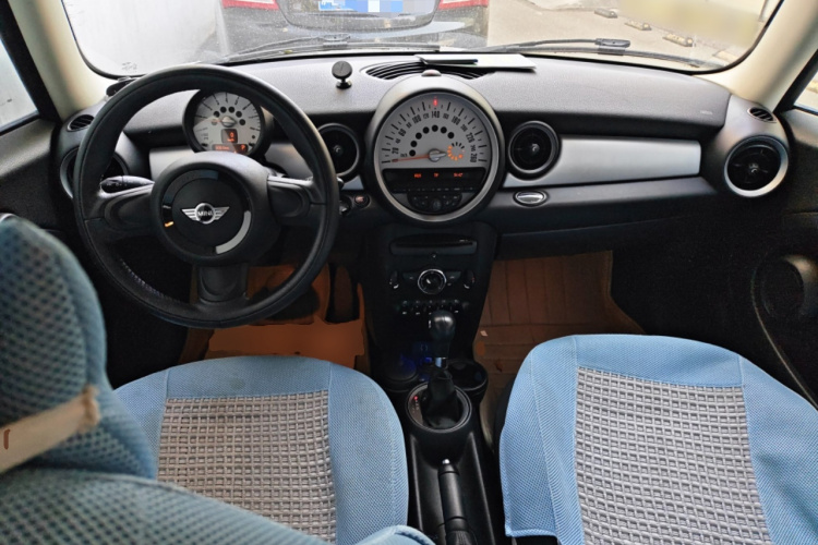 MINI 2011款 1.6L ONE中控内饰12
