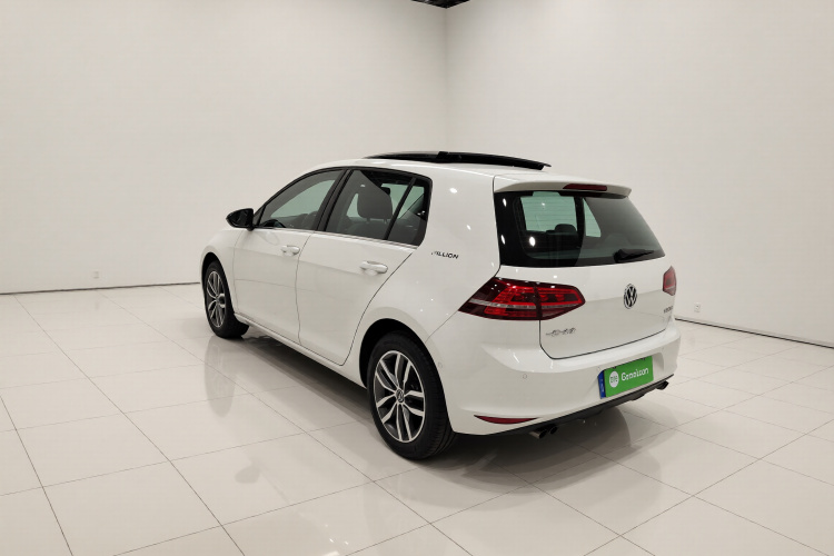 大众 高尔夫 2017款 230TSI 自动豪华百万辆纪念版车身外观5