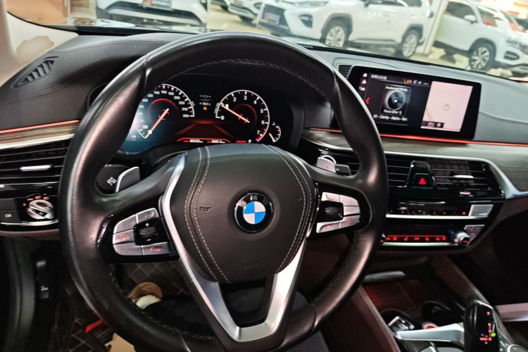 宝马5系 2019款 改款 530Li 尊享型 豪华套装中控内饰12