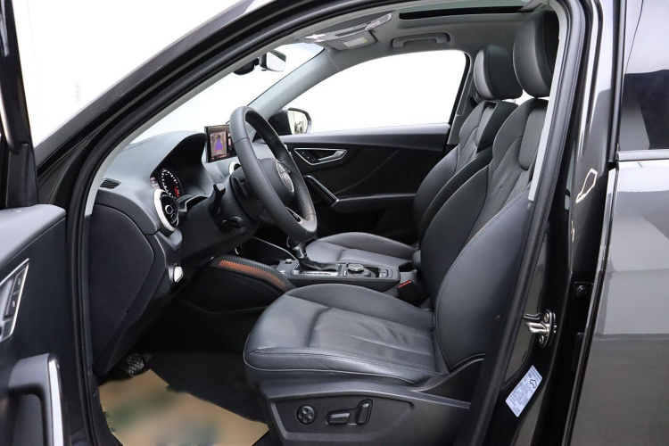 奥迪Q2L 2022款 35 TFSI 时尚致雅型中控内饰7006