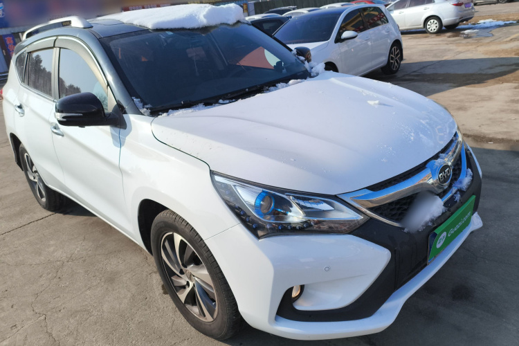 比亚迪 宋 2016款 2.0TID 自动尊贵型车身外观3