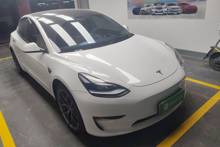 特斯拉 Model 3 2021款 改款二 Performance高性能全轮驱动版车身外观3