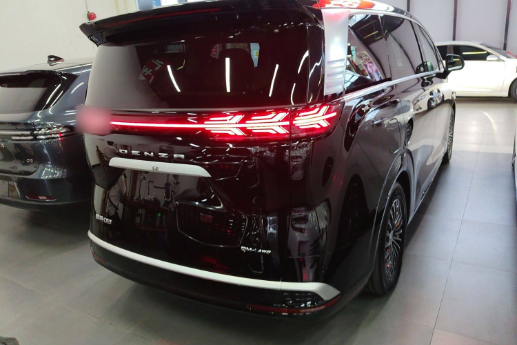 腾势D9 2022款 DM-i 970 四驱尊荣型车身外观7