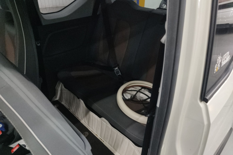 五菱汽车 宏光MINIEV 2022款 GAMEBOY 200km 玩乐款 磷酸铁锂中控内饰21